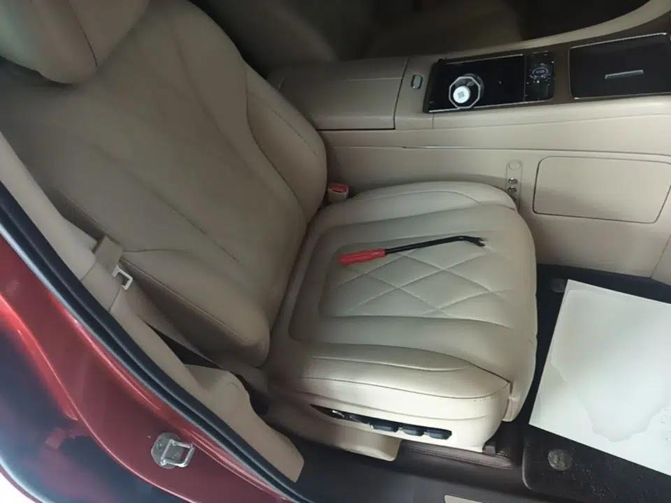 Hima AITO M9 2024 Range-Extended Ultra Version 42 kWh 6-Seater Model — миниатюра 19