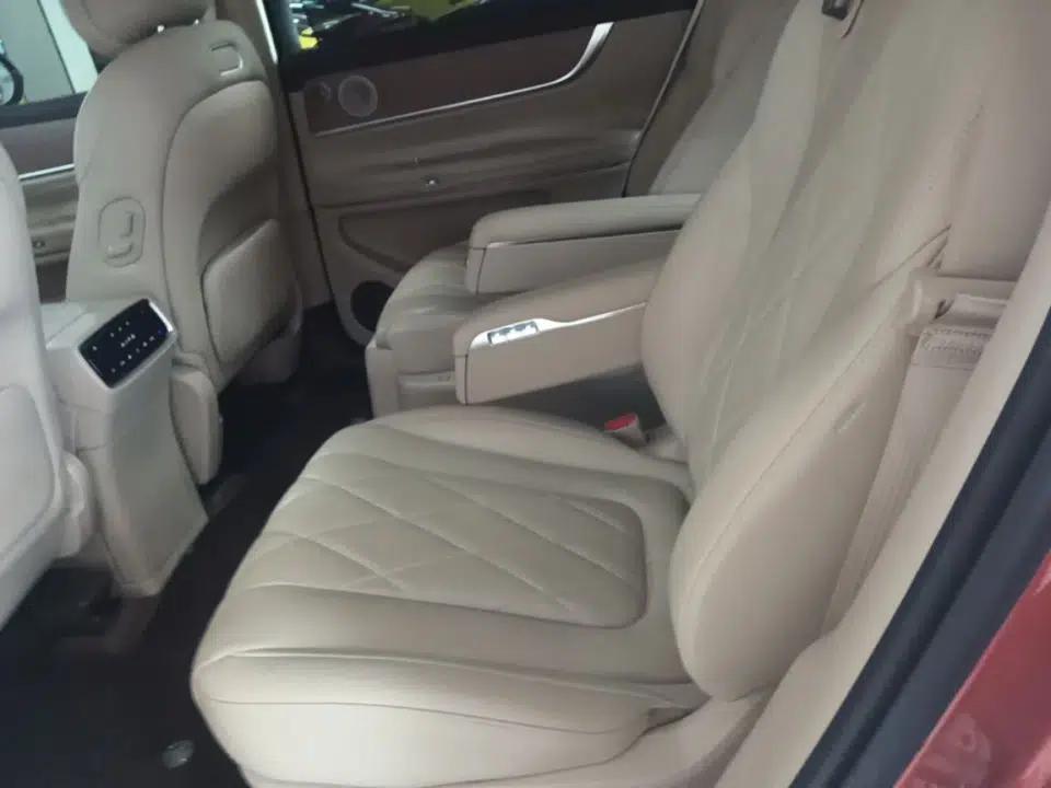 Hima AITO M9 2024 Range-Extended Ultra Version 42 kWh 6-Seater Model — миниатюра 20