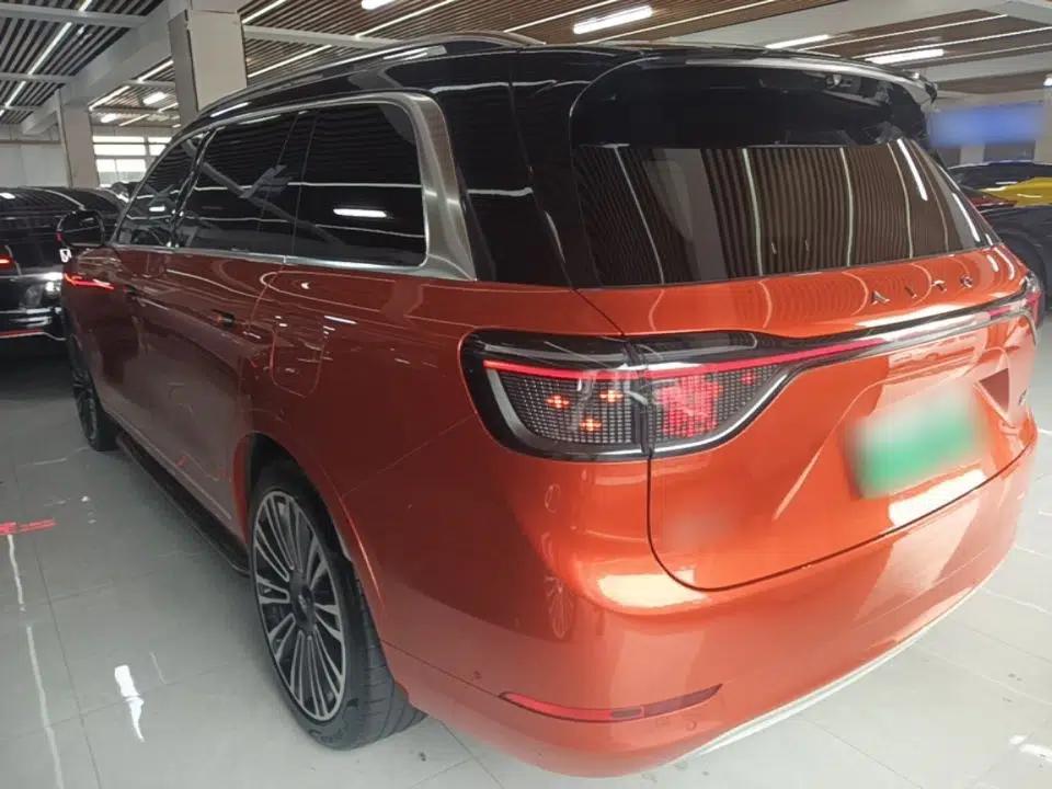Hima AITO M9 2024 Range-Extended Ultra Version 42 kWh 6-Seater Model — миниатюра 4