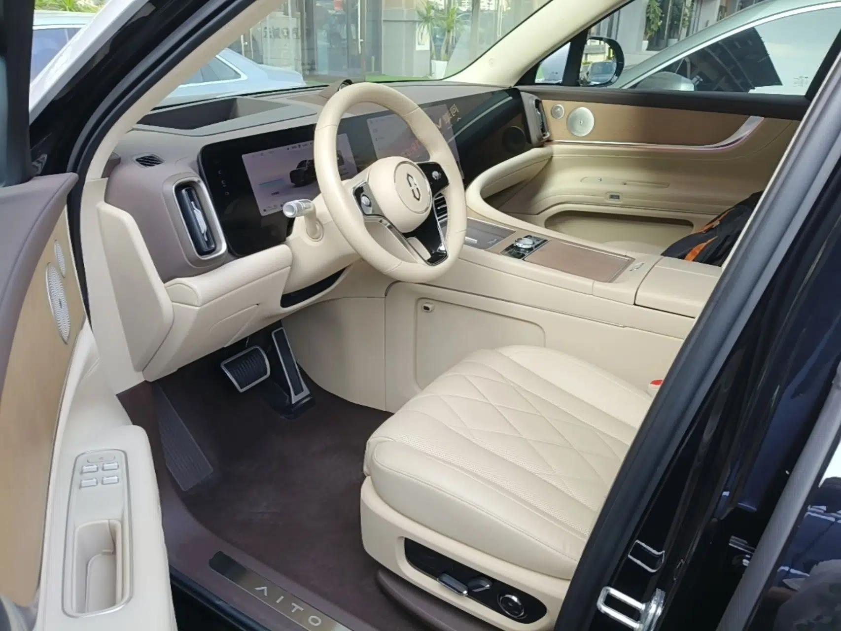 Hima AITO M9 2024 Range-Extended Ultra Version 42 kWh 6-Seater Model — миниатюра 17