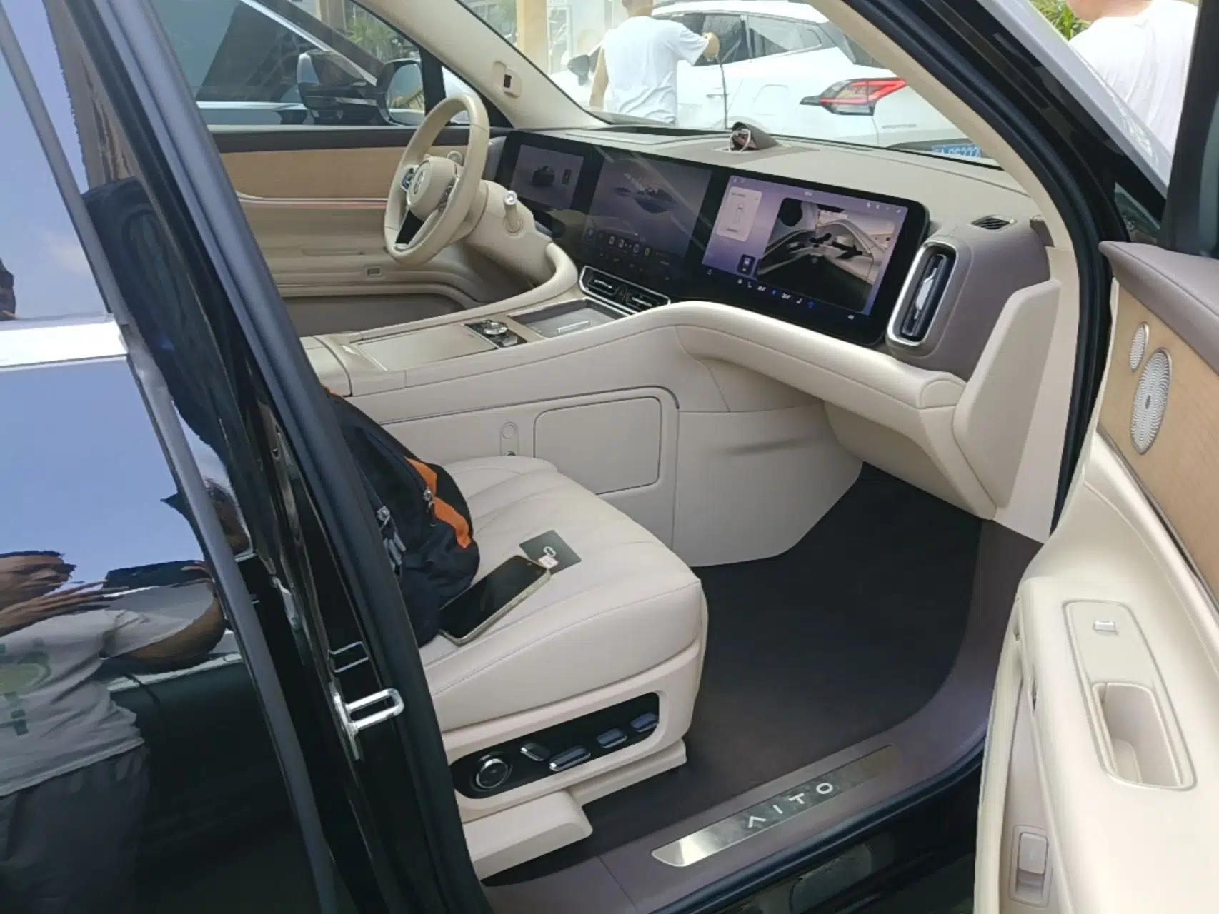 Hima AITO M9 2024 Range-Extended Ultra Version 42 kWh 6-Seater Model — миниатюра 19