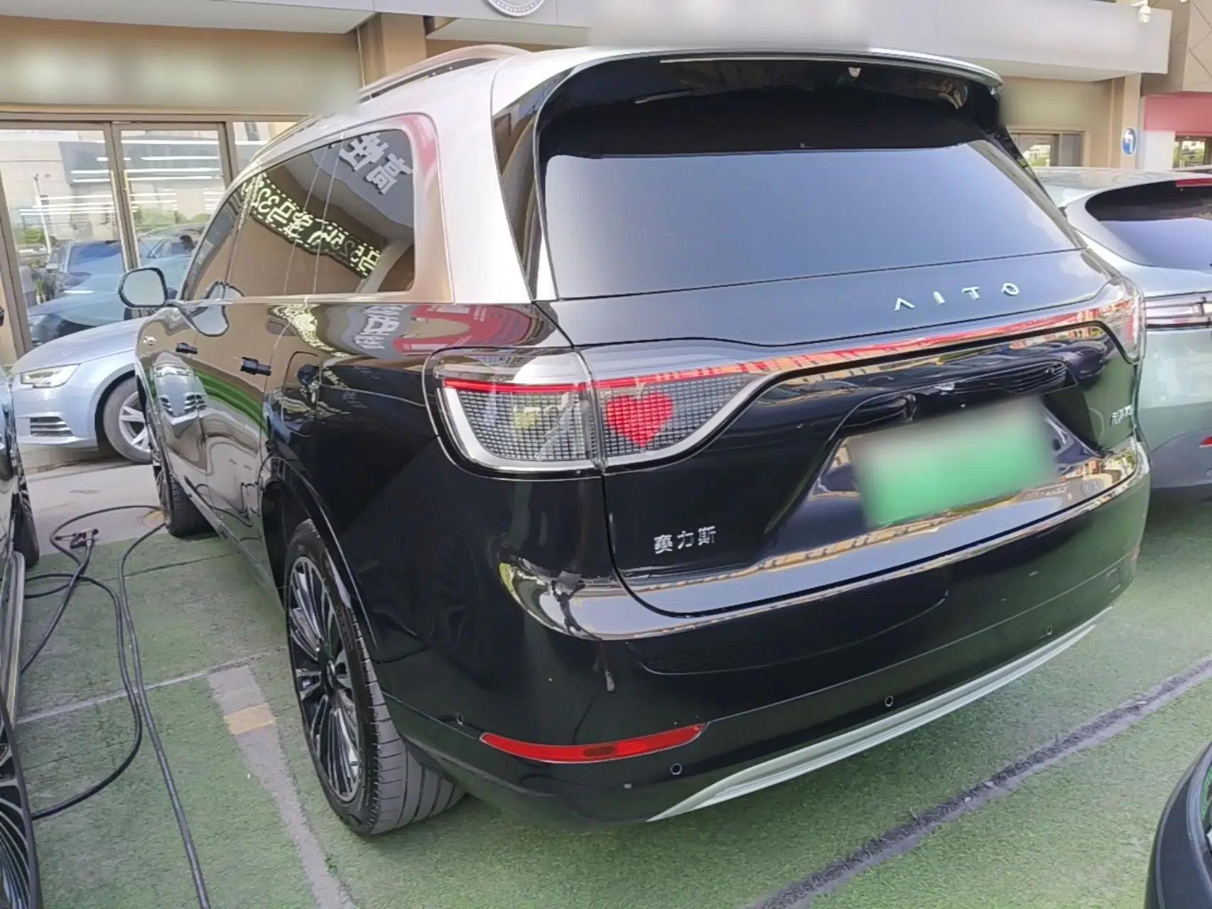 Hima AITO M9 2024 Range-Extended Ultra Version 42 kWh 6-Seater Model — миниатюра 4