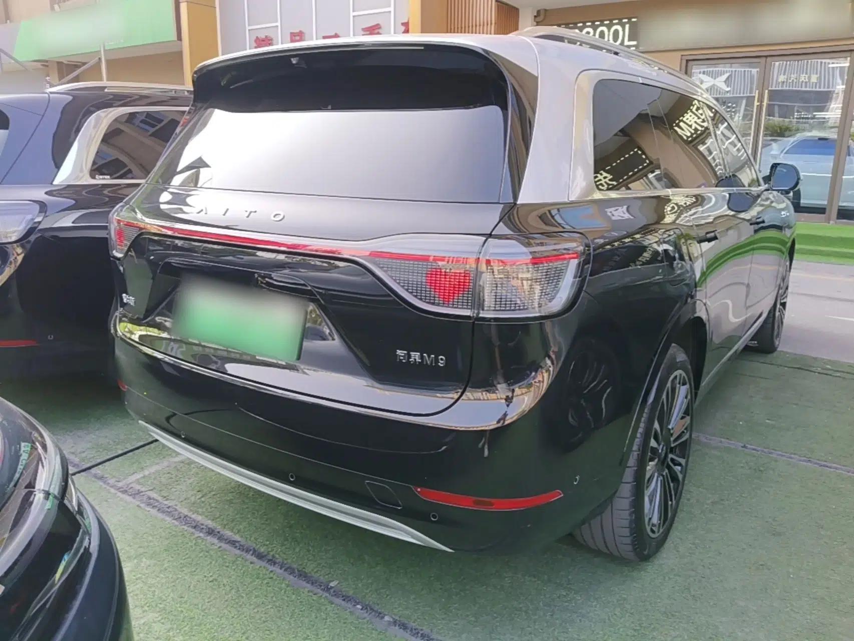 Hima AITO M9 2024 Range-Extended Ultra Version 42 kWh 6-Seater Model — миниатюра 6