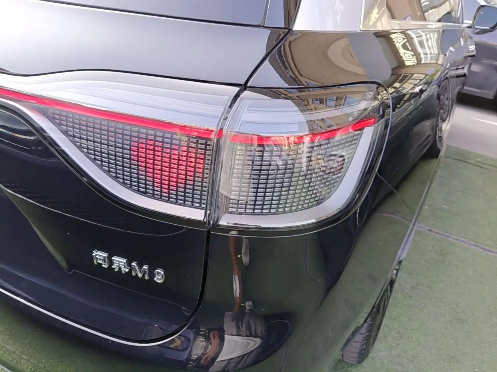 Hima AITO M9 2024 Range-Extended Ultra Version 42 kWh 6-Seater Model — миниатюра 9