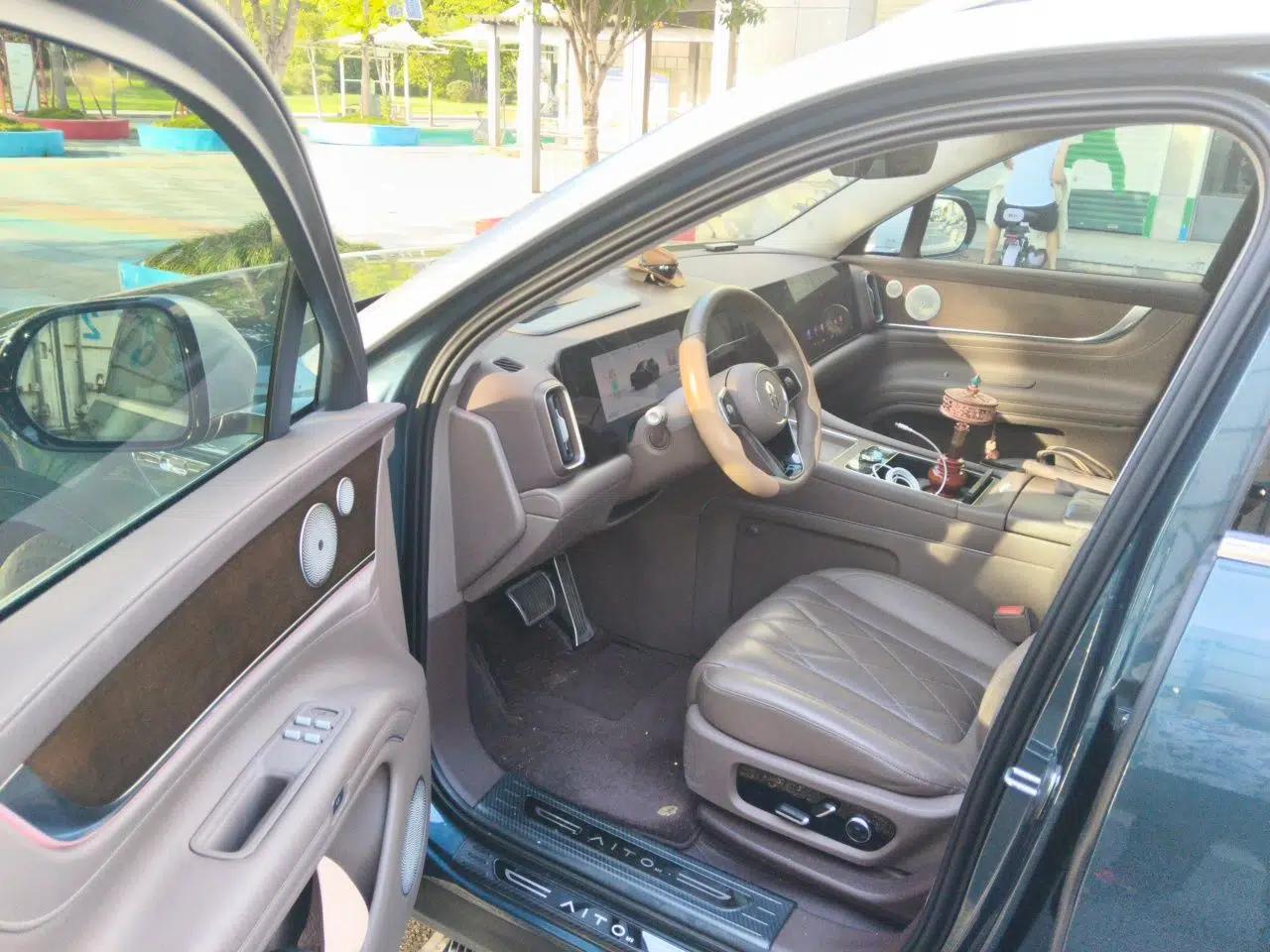 Hima AITO M9 2024 Range-Extended Ultra Version 52 kWh 5-Seater Model — миниатюра 16