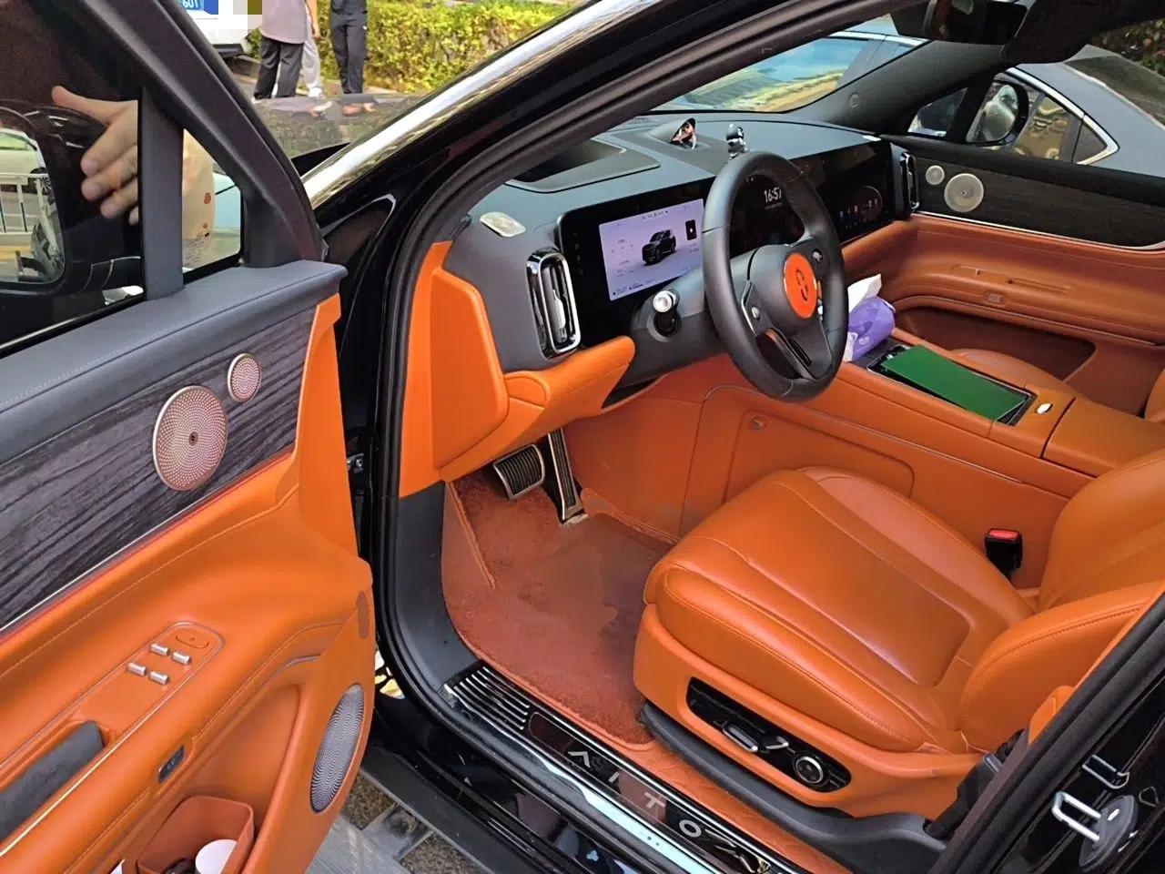 Hima AITO M9 2024 Range-Extended Max Edition 42 kWh 6-Seater Version — миниатюра 16