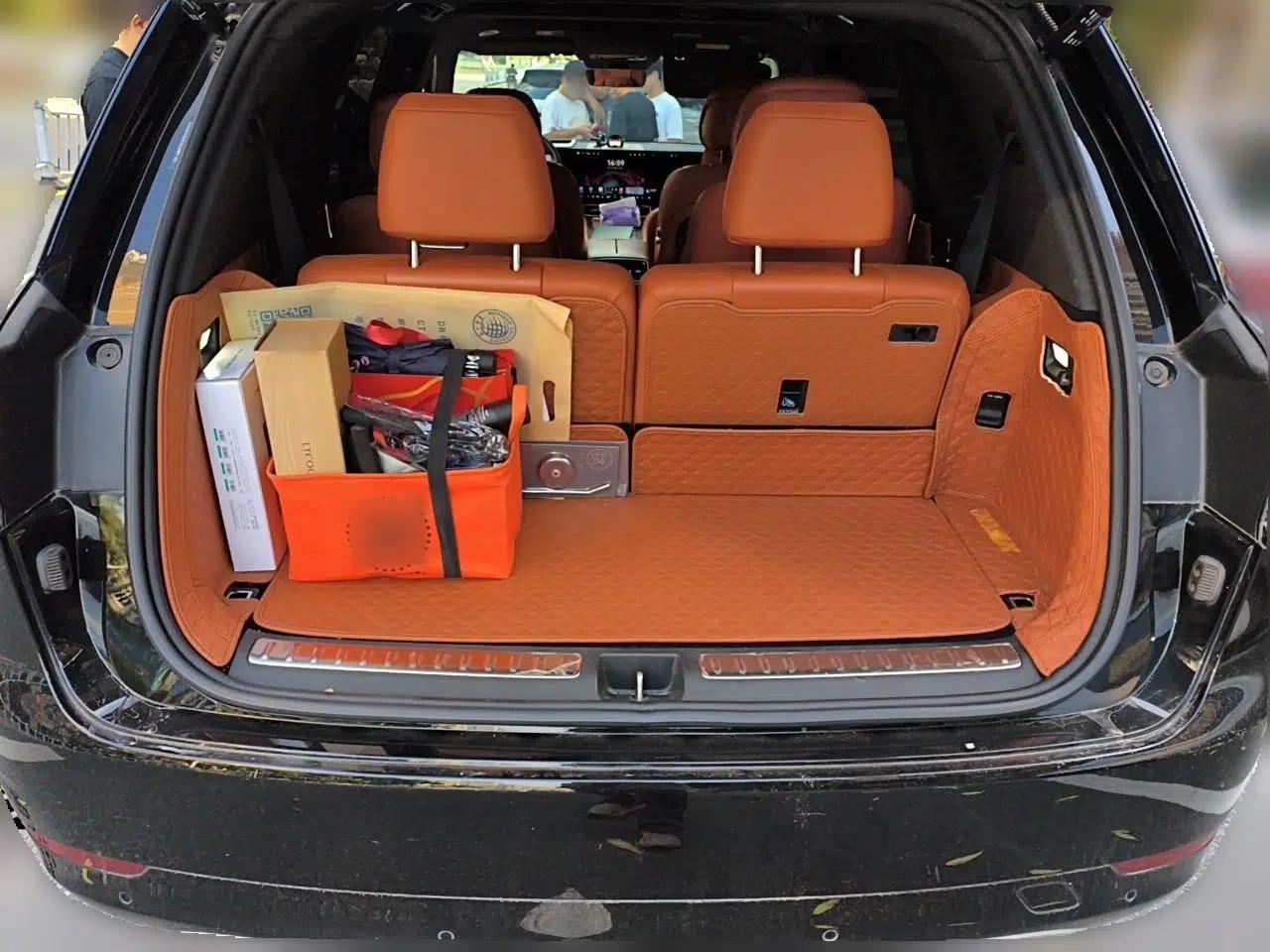 Hima AITO M9 2024 Range-Extended Max Edition 42 kWh 6-Seater Version — миниатюра 19