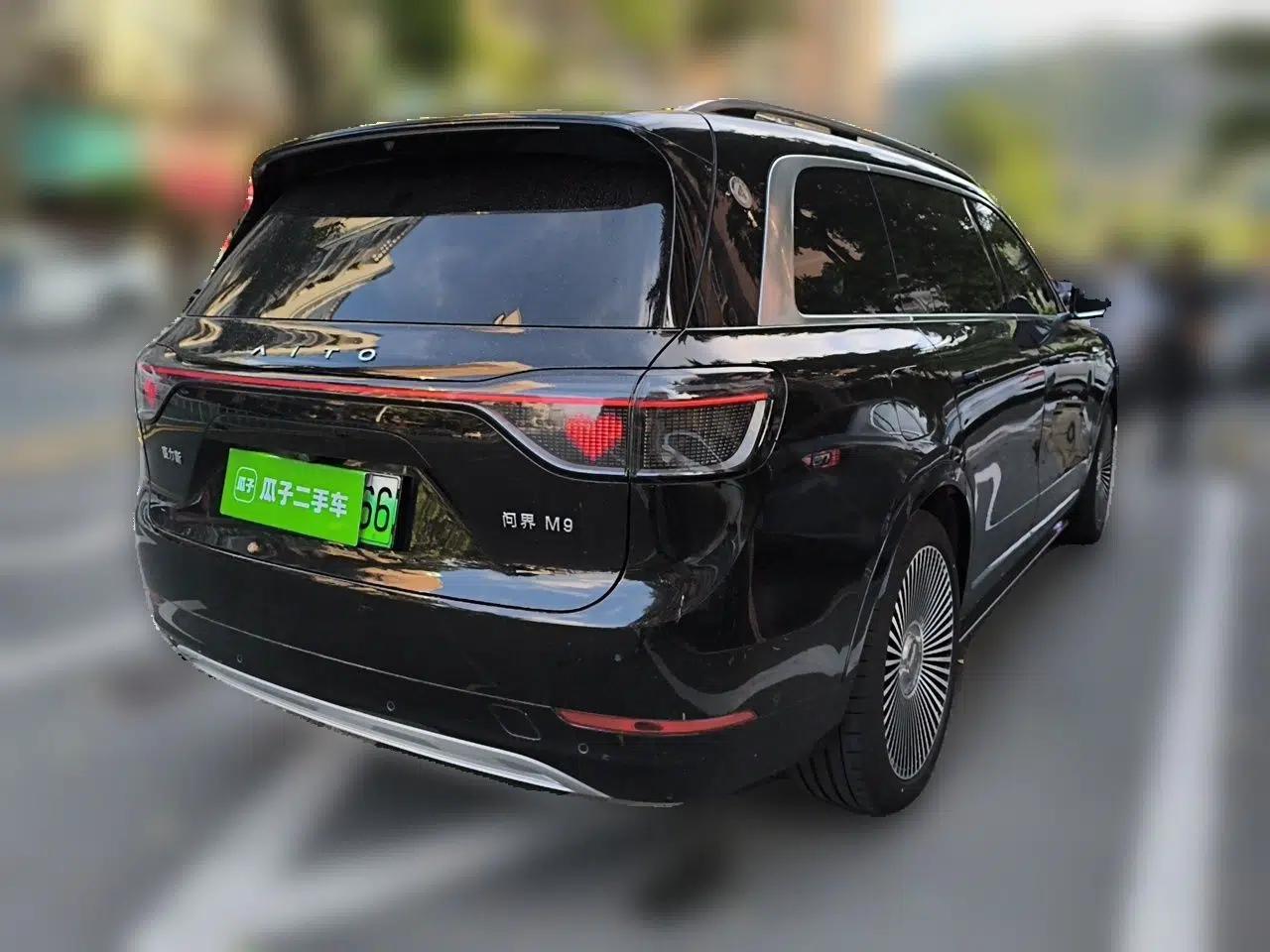 Hima AITO M9 2024 Range-Extended Max Edition 42 kWh 6-Seater Version — миниатюра 6