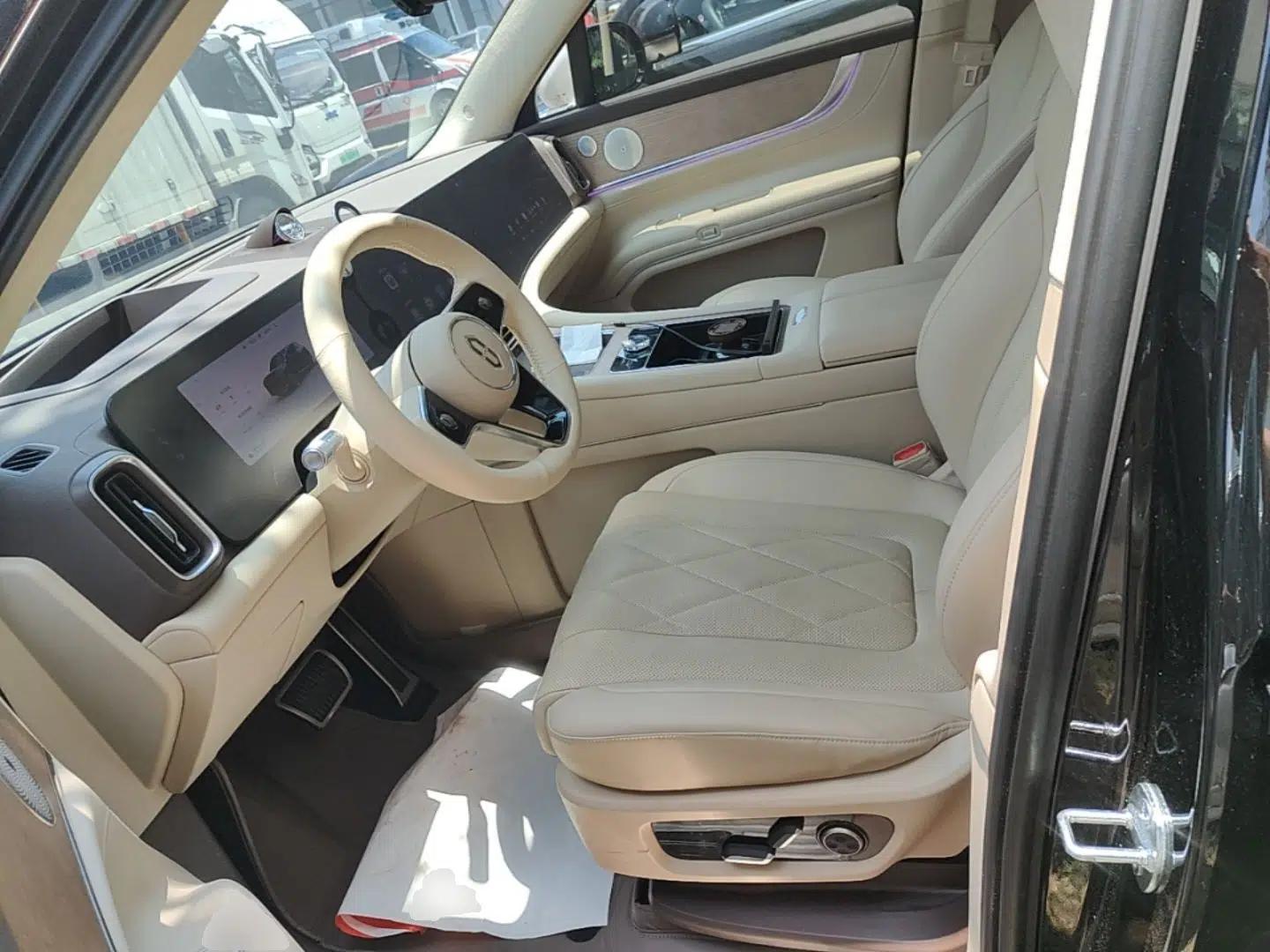Hima AITO M9 2024 Range-Extended Max Edition 42 kWh 5-Seater Version — миниатюра 17