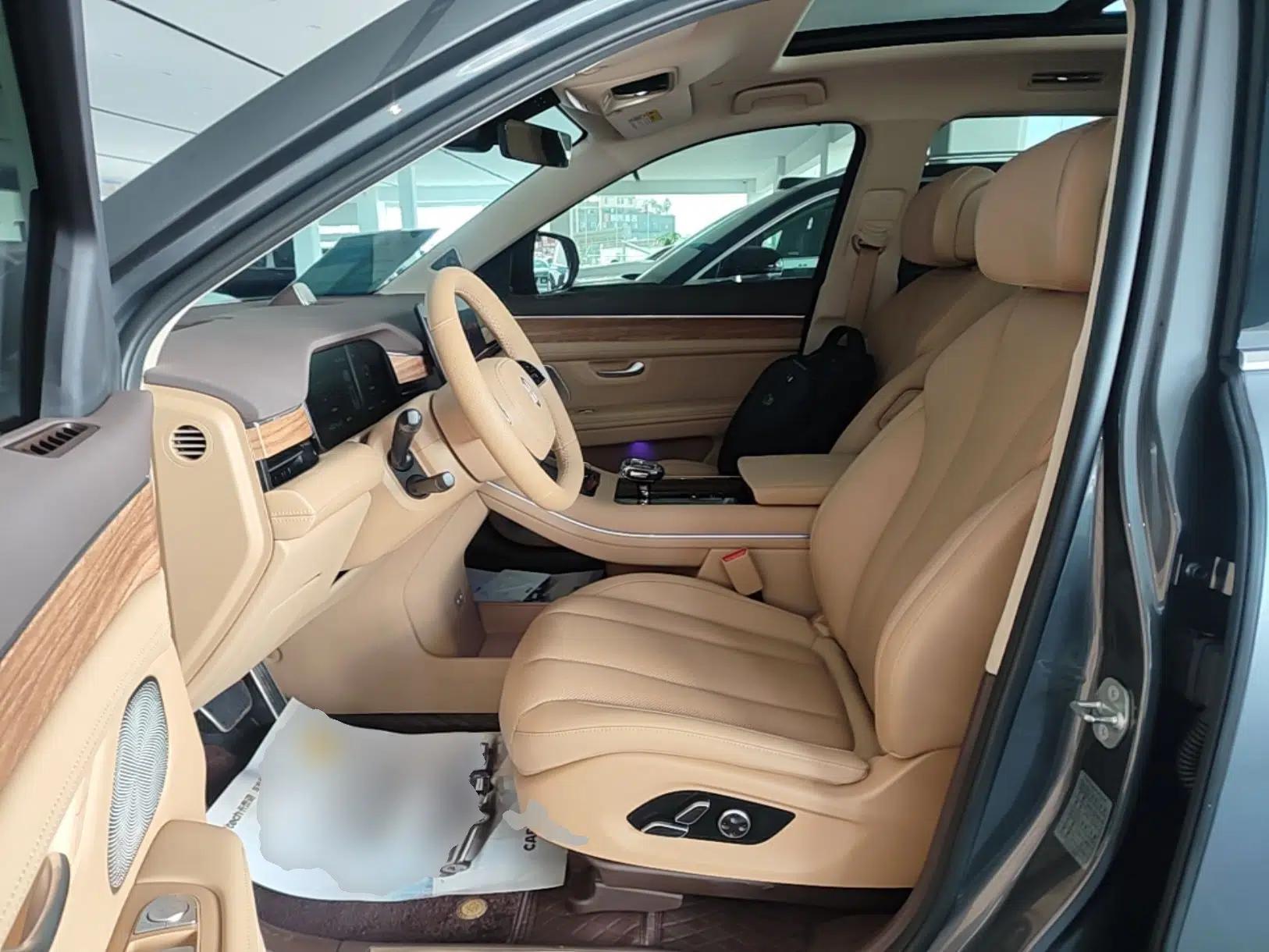 Hima AITO M7 2024 1.5T Rear-Drive Plus Version 5 Seats — миниатюра 17