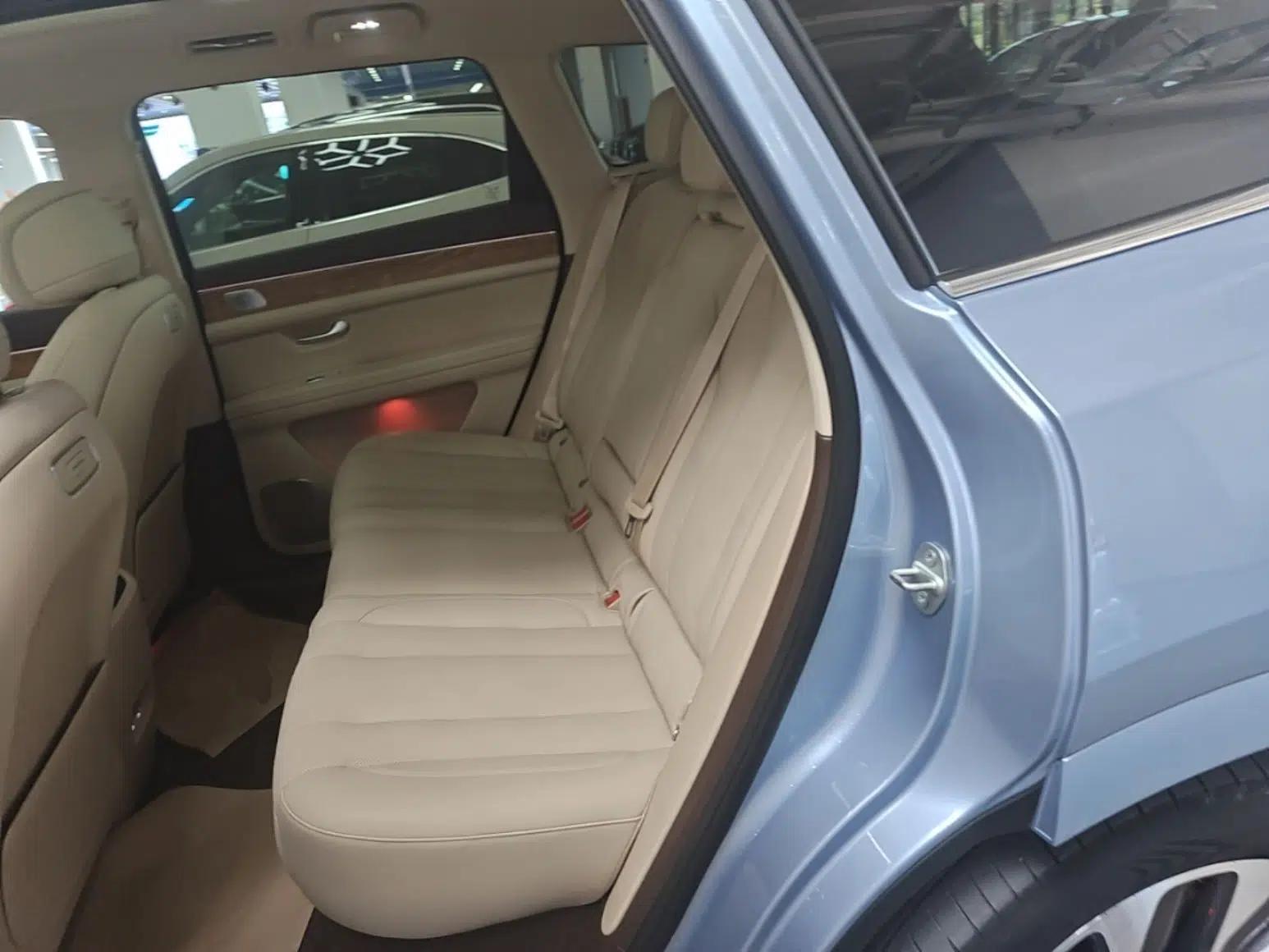 Hima AITO M7 2024 1.5T Intelligent Driving 4WD Max Edition 5 Seats — миниатюра 20