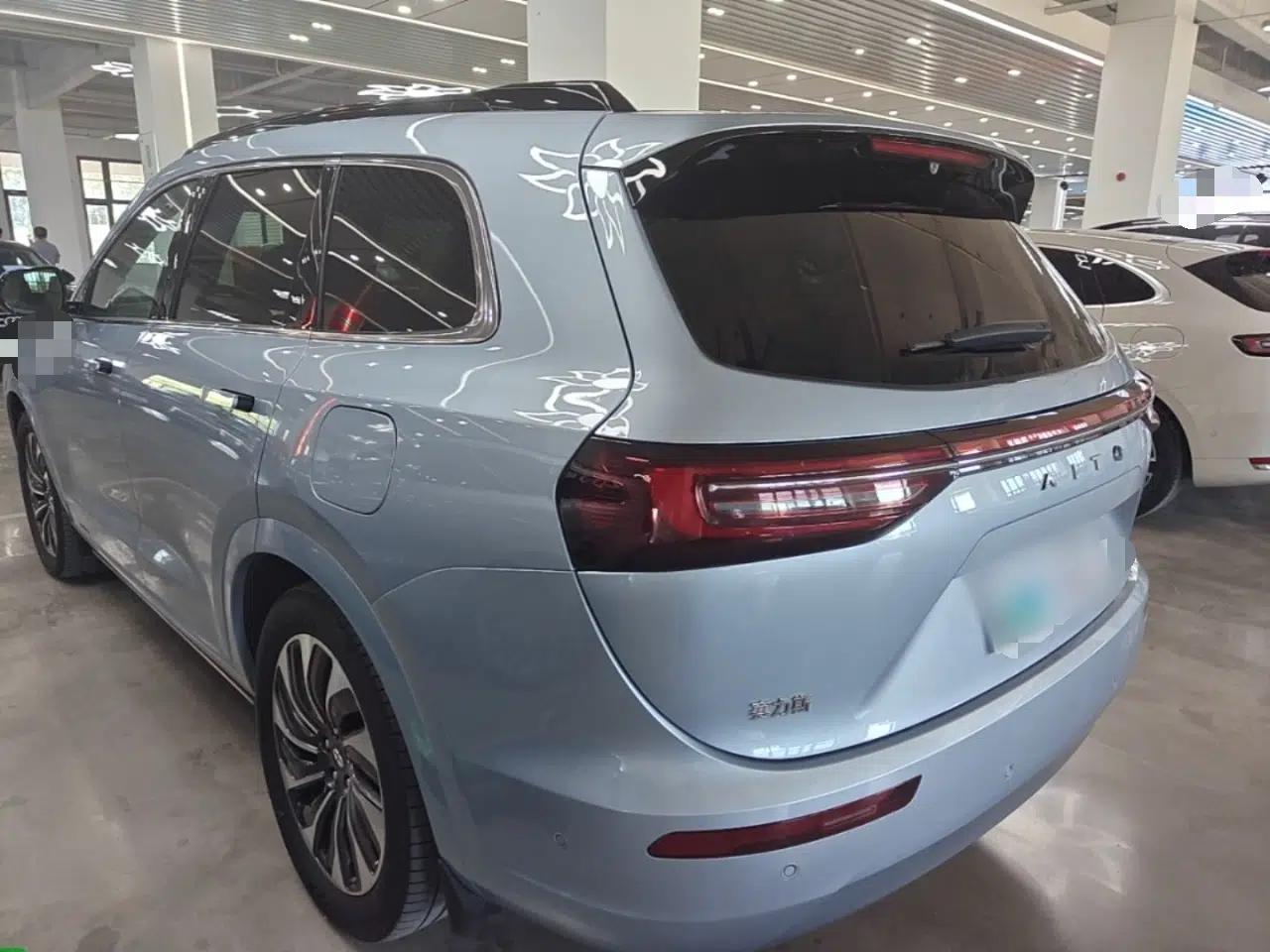 Hima AITO M7 2024 1.5T Intelligent Driving 4WD Max Edition 5 Seats — миниатюра 4