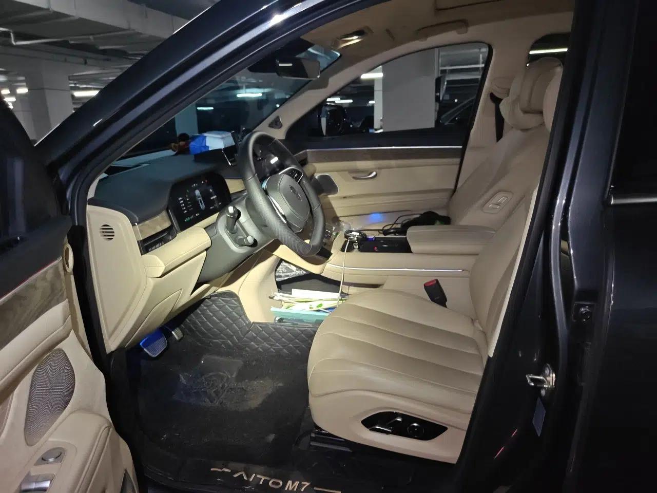 Hima AITO M7 2022 1.5T Four-Wheel Drive Luxury Edition — миниатюра 15