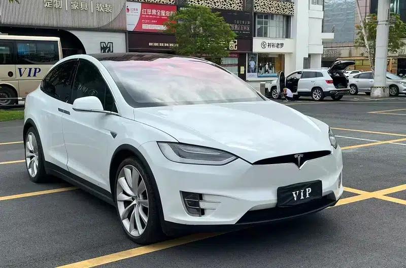 2016 Model X, AWD, 6-seater, All-electric, Parallel Import — миниатюра 3