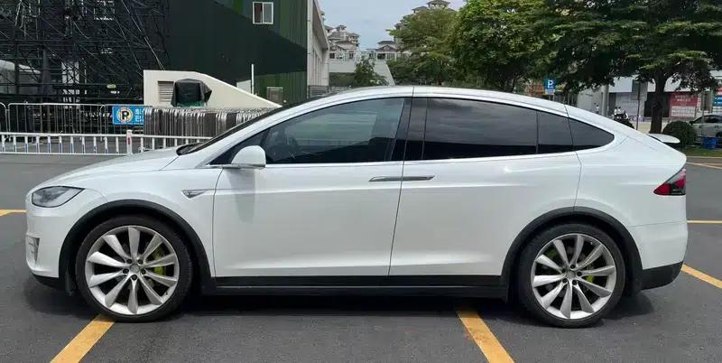 2016 Model X, AWD, 6-seater, All-electric, Parallel Import — миниатюра 4