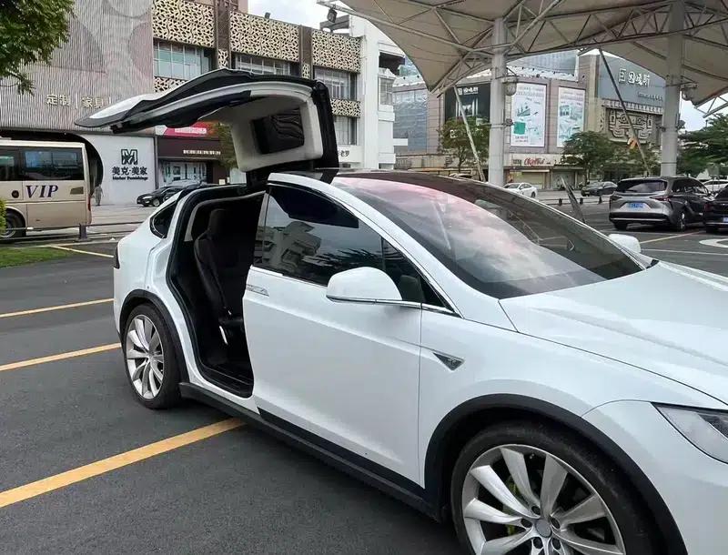 2016 Model X, AWD, 6-seater, All-electric, Parallel Import — миниатюра 9