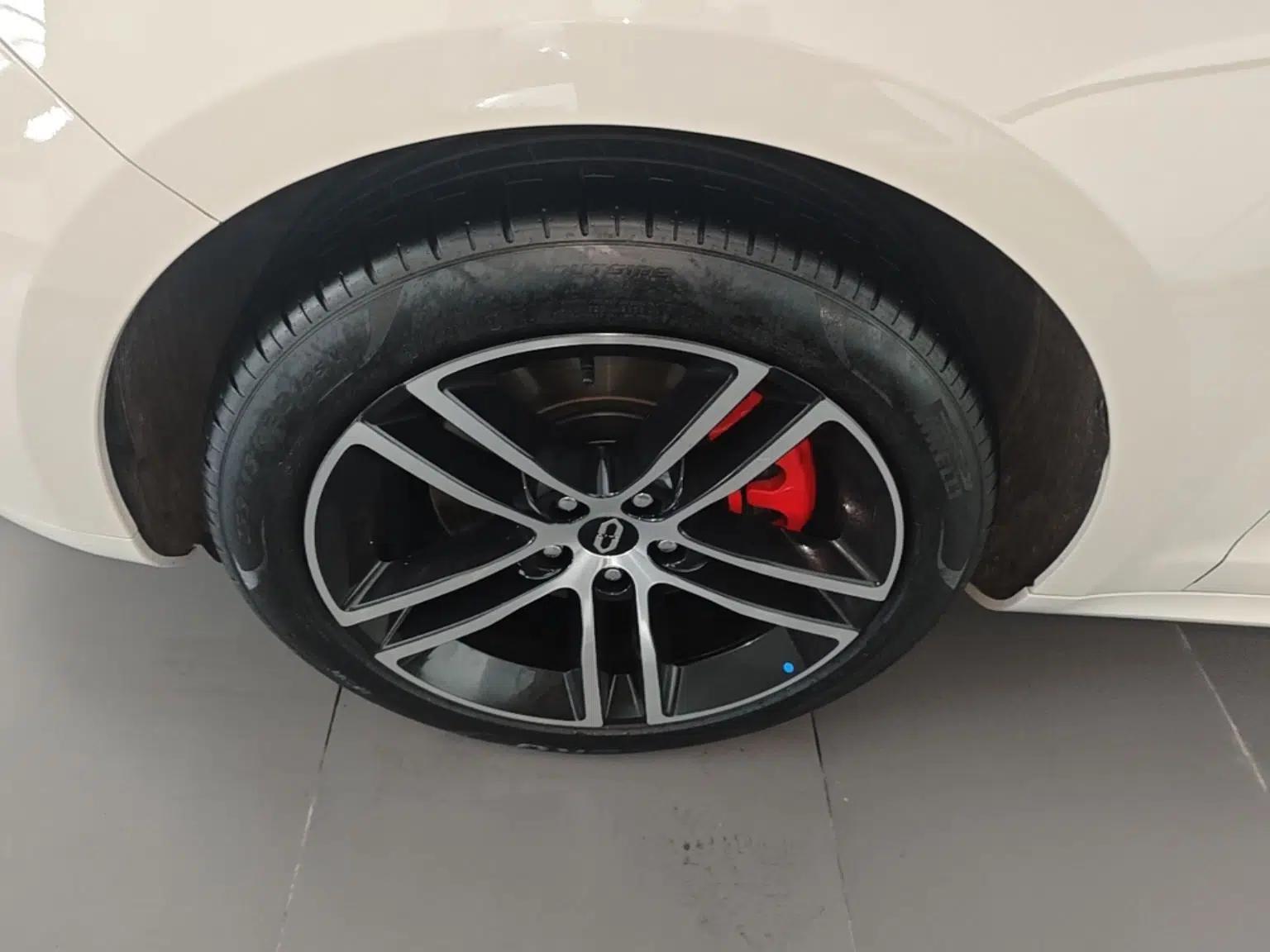 Hima AITO M5 2025 Extended-Range Ultra All-Wheel-Drive Version — миниатюра 10
