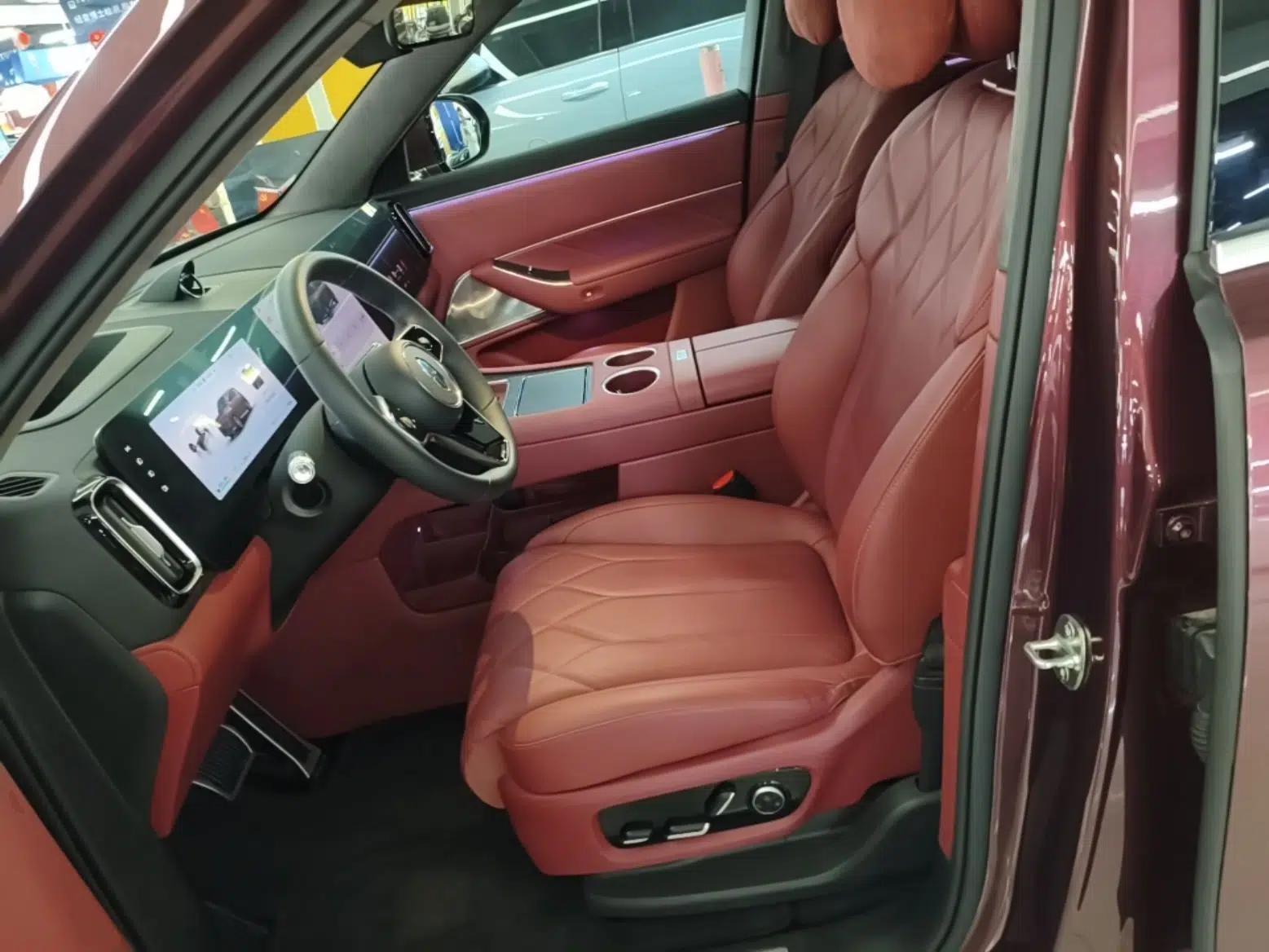 Hima AITO M8 2025 Extended-Range Ultra Version 53.4 kWh 5-Seater Edition — миниатюра 17