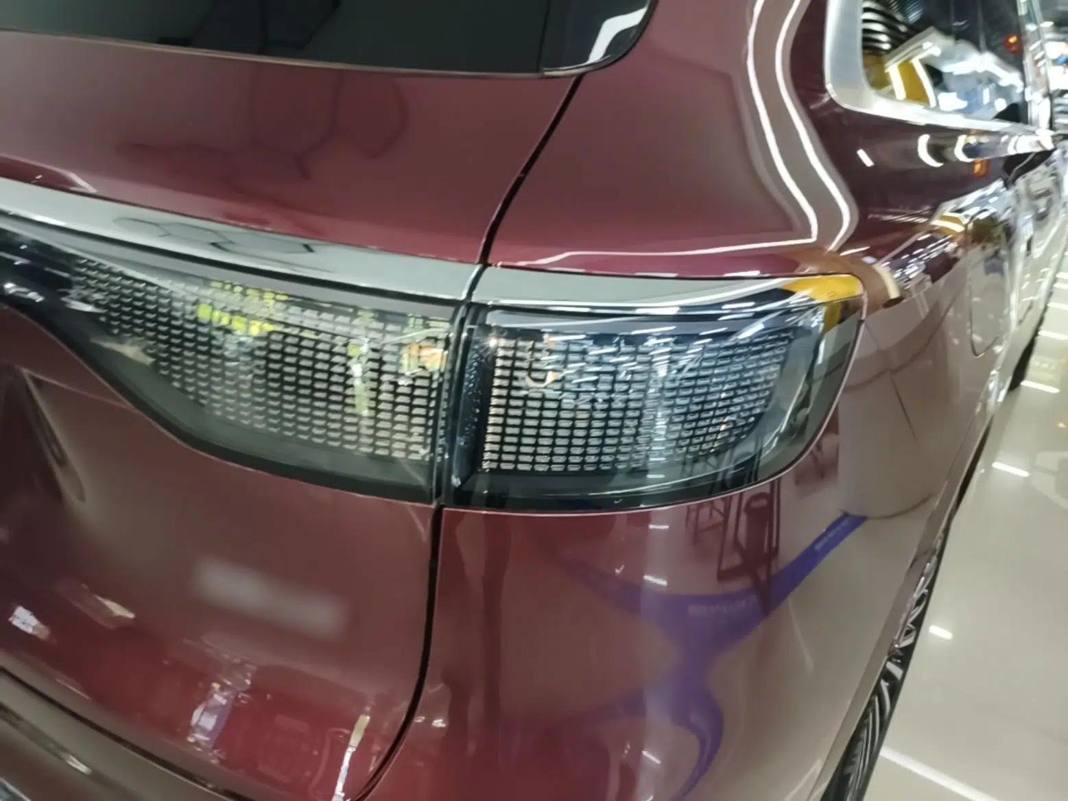 Hima AITO M8 2025 Extended-Range Ultra Version 53.4 kWh 5-Seater Edition — миниатюра 9