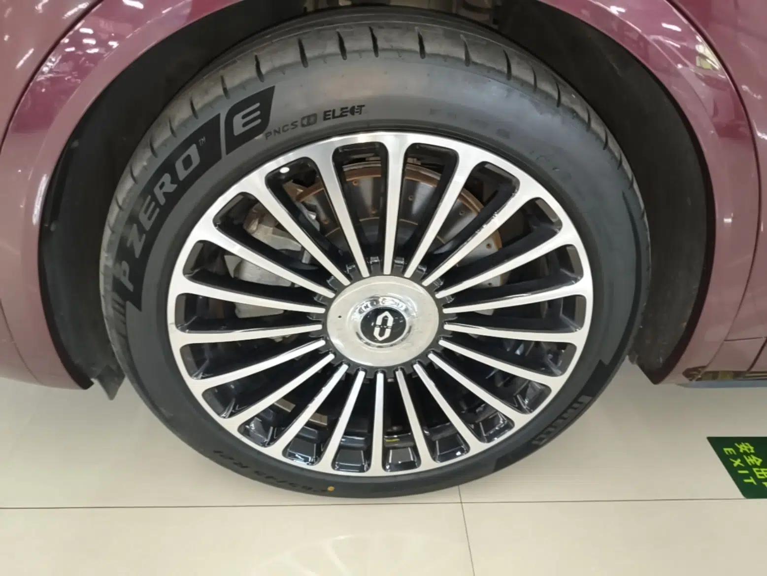 Hima AITO M8 2025 Extended-Range Ultra Version 53.4 kWh 5-Seater Edition — миниатюра 10