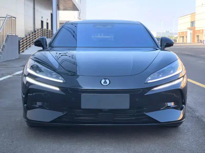 Denza Z9GT DM 2024 1100 AWD Max Edition — миниатюра 2