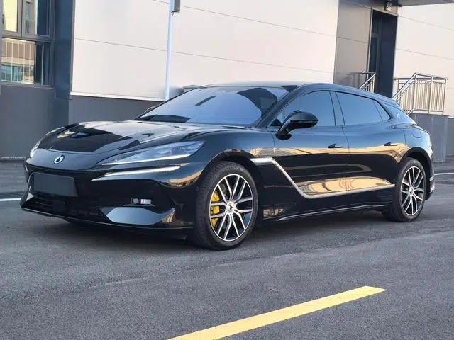 Denza Z9GT DM 2024 1100 AWD Max Edition