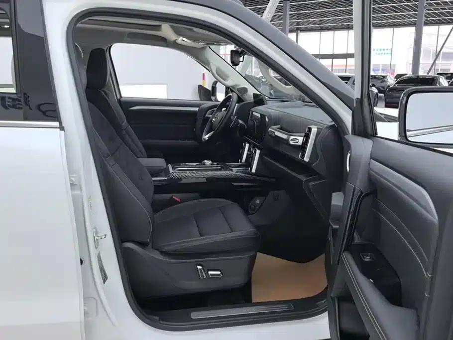 Haval Big Dog 2021 Facelift 2.0T DCT 4WD Howling Dog Edition — миниатюра 8