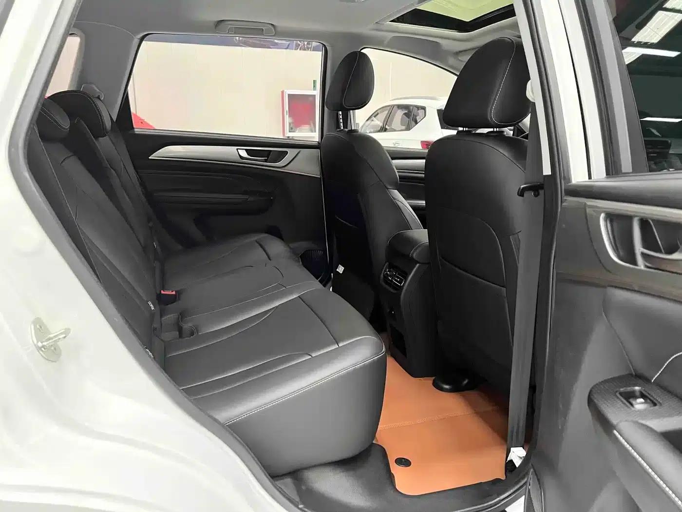 Haval M6 2023 PLUS 1.5T DCT Luxury Intelligent Connectivity Edition — миниатюра 13