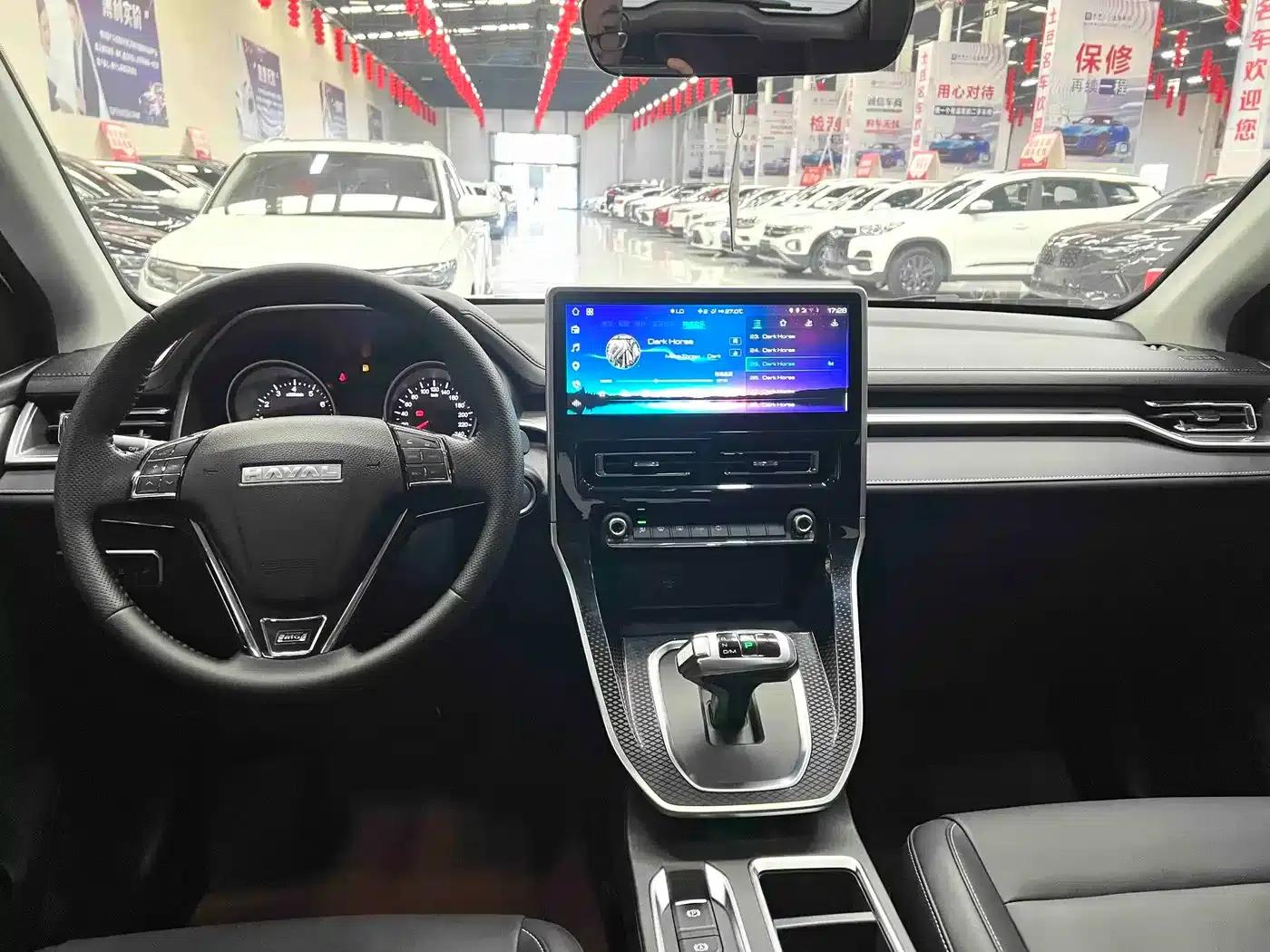 Haval M6 2023 PLUS 1.5T DCT Luxury Intelligent Connectivity Edition — миниатюра 9