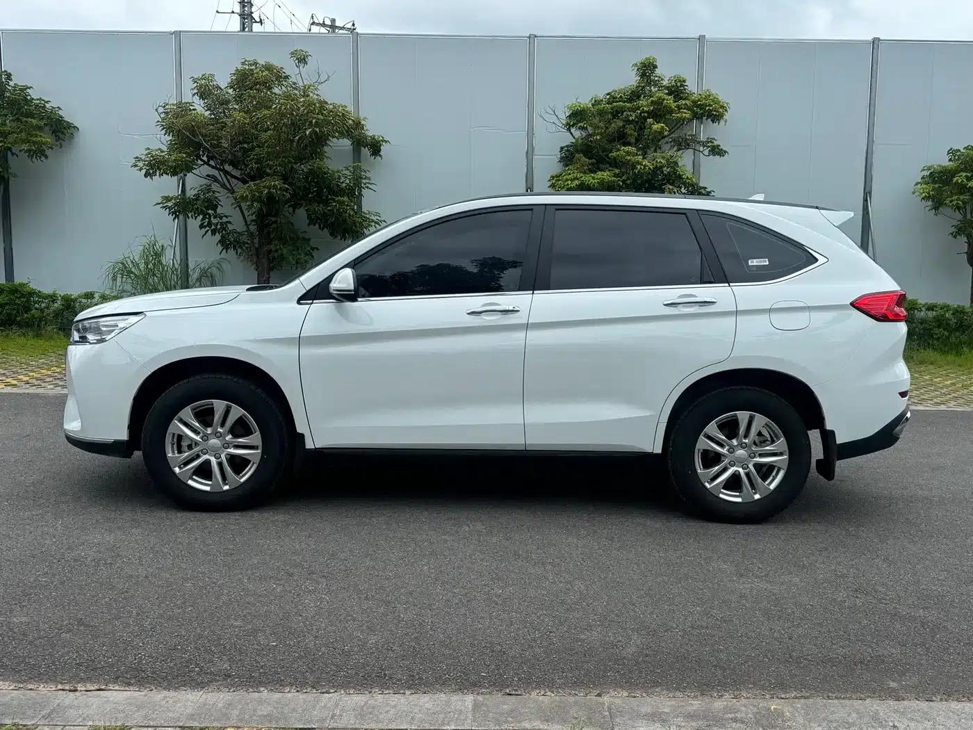Haval M6 2023 PLUS 1.5T DCT Elite Intelligent Connectivity Edition — миниатюра 12