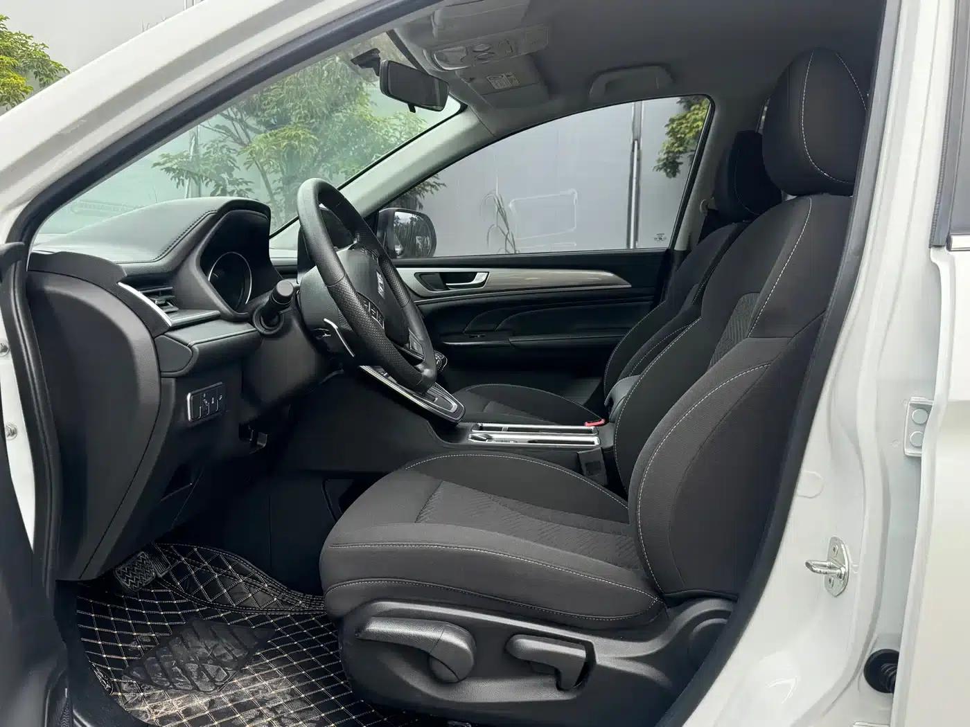 Haval M6 2023 PLUS 1.5T DCT Elite Intelligent Connectivity Edition — миниатюра 7
