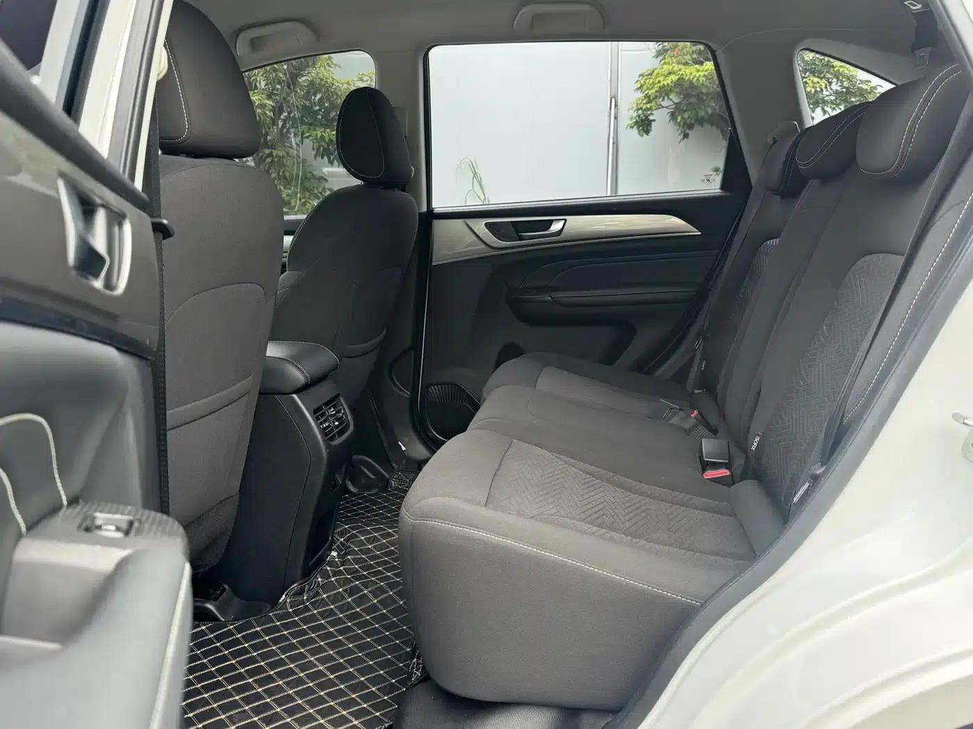 Haval M6 2023 PLUS 1.5T DCT Elite Intelligent Connectivity Edition — миниатюра 8