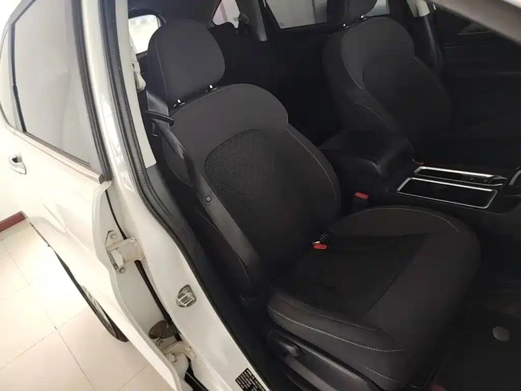 Haval M6 2021 PLUS 1.5T DCT Elite Intelligent Connectivity Edition — миниатюра 25