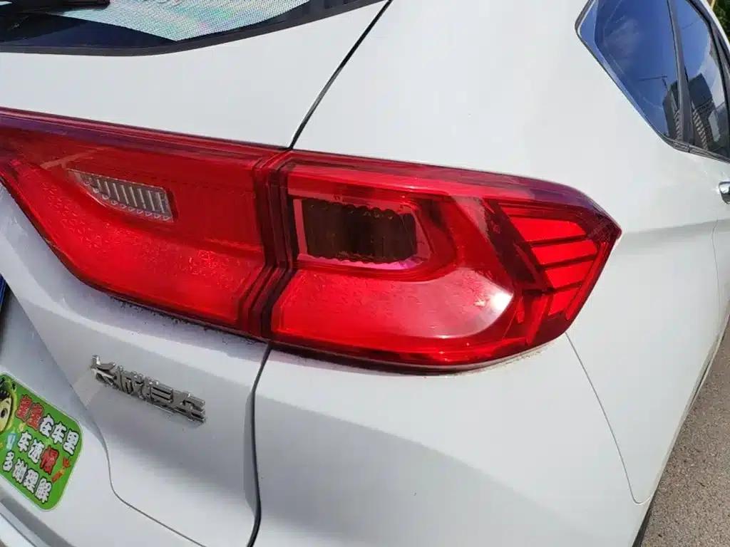 Haval M6 2021 PLUS 1.5T DCT Luxury Intelligent Connectivity Edition — миниатюра 8