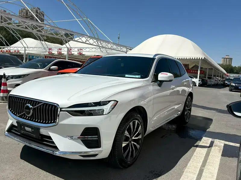 2023 Volvo XC60 B5 AWD Inscription Luxury Edition — миниатюра 1
