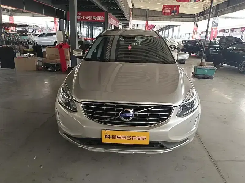 2017 Volvo XC60 T5 AWD Smart Upgrade Edition — миниатюра 2