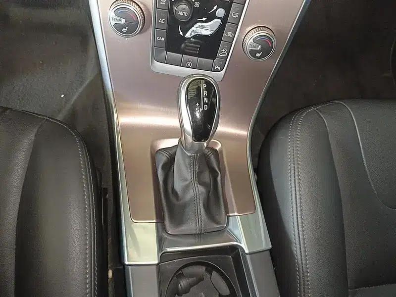 2017 Volvo XC60 T5 AWD Smart Upgrade Edition — миниатюра 13
