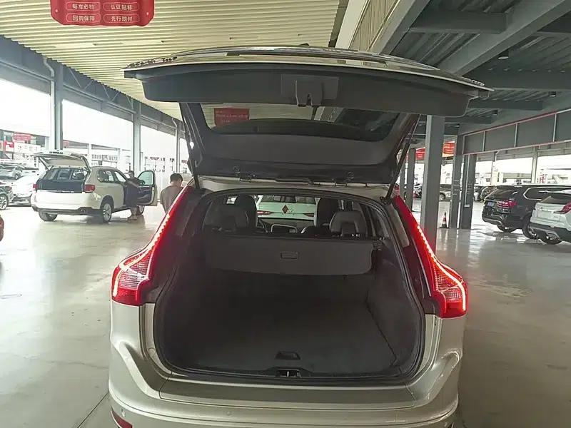 2017 Volvo XC60 T5 AWD Smart Upgrade Edition — миниатюра 19