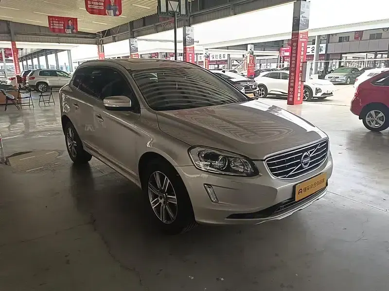 2017 Volvo XC60 T5 AWD Smart Upgrade Edition — миниатюра 3