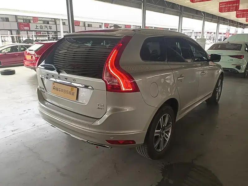 2017 Volvo XC60 T5 AWD Smart Upgrade Edition — миниатюра 6