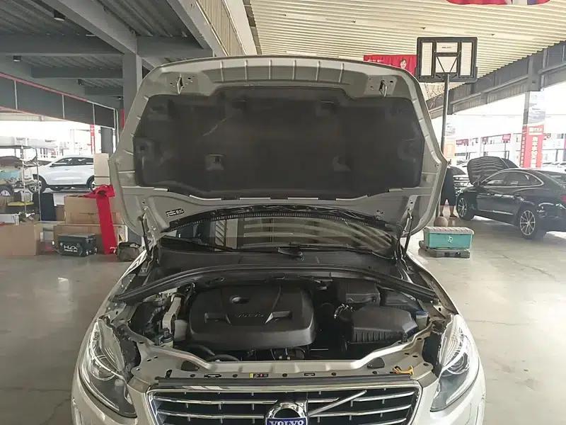 2017 Volvo XC60 T5 AWD Smart Upgrade Edition — миниатюра 8
