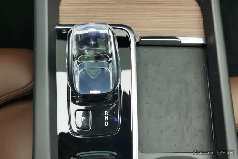 2022 Volvo XC60 B5 AWD Inscription Luxury Edition — миниатюра 14