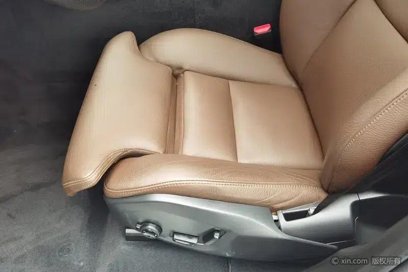 2022 Volvo XC60 B5 AWD Inscription Luxury Edition — миниатюра 17