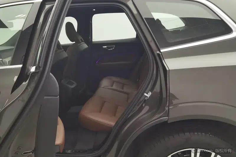 2022 Volvo XC60 B5 AWD Inscription Luxury Edition — миниатюра 19