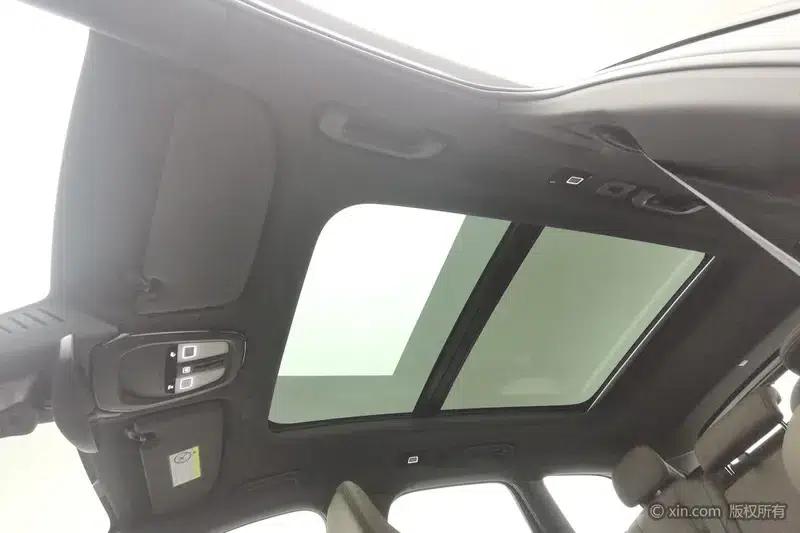 2022 Volvo XC60 B5 AWD Inscription Luxury Edition — миниатюра 21