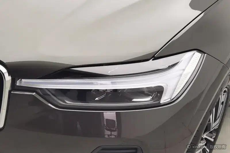 2022 Volvo XC60 B5 AWD Inscription Luxury Edition — миниатюра 7
