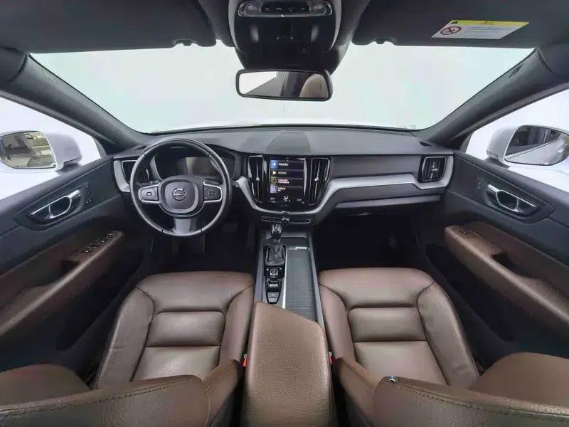 2021 Volvo XC60 T5 AWD Inscription Luxury Edition — миниатюра 12