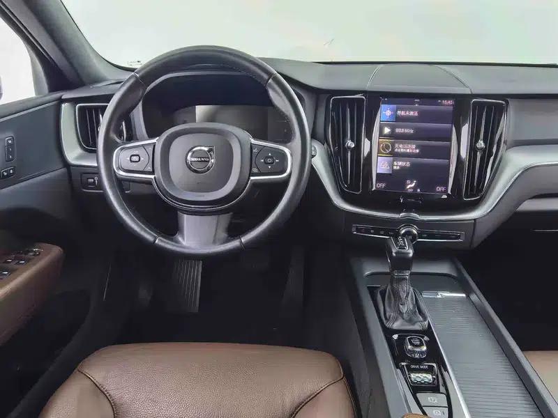 2021 Volvo XC60 T5 AWD Inscription Luxury Edition — миниатюра 14
