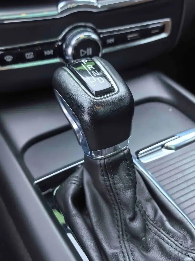 2021 Volvo XC60 T5 AWD Inscription Luxury Edition — миниатюра 15