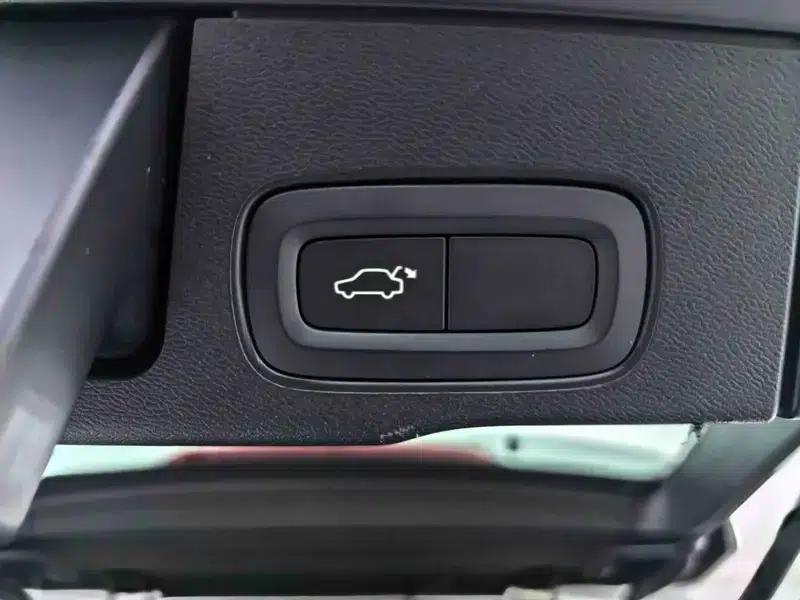 2021 Volvo XC60 T5 AWD Inscription Luxury Edition — миниатюра 16